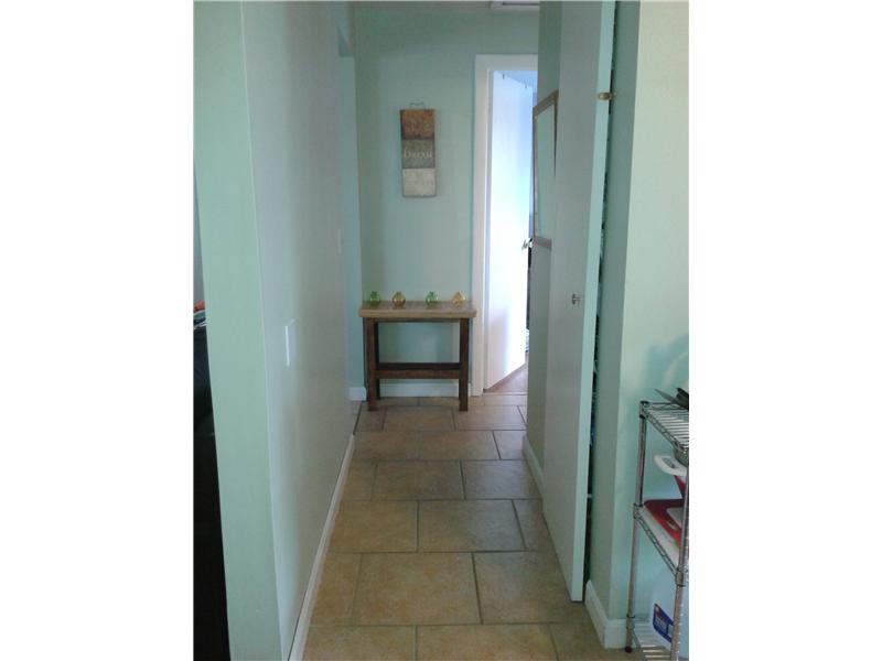 70 Carroll Avenue, Unit 708 Newport, RI 02840 - Photo 7 of 9 Exterior Front. Hallway