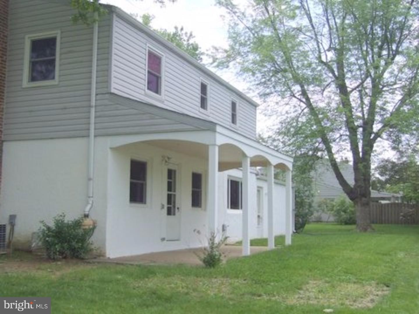 200 Oakwynne Road Broomall, PA 19008 - Photo 2 of 20 Back Yard