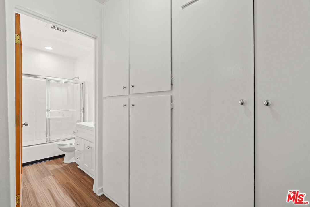511 Rialto Avenue, Unit 1 Venice, CA 90291 - Photo 14 of 16
