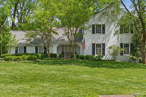 $1,299,000 | 11230 Hermitage Hill Place, St. Louis, MO 63131