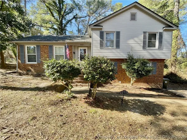 $1,800 | 452 Cloverhill Place, Fayetteville, NC 28311