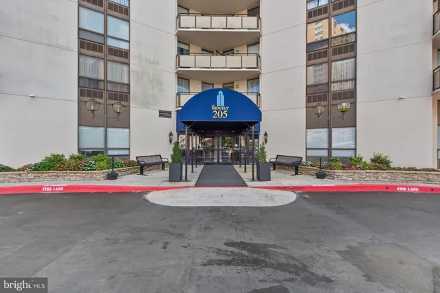 $2,200 | 205 East Joppa Road, Unit 1202, Towson, MD 21286