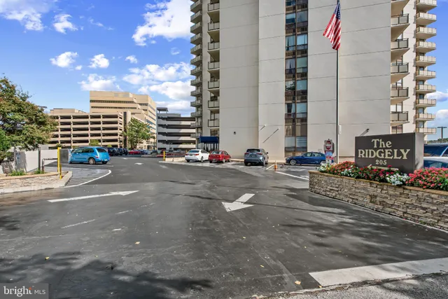 $2,200 | 205 East Joppa Road, Unit 1202, Towson, MD 21286