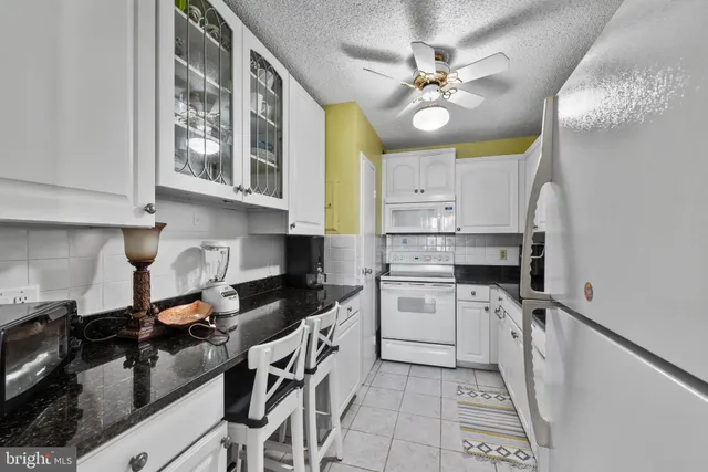 $2,200 | 205 East Joppa Road, Unit 1202, Towson, MD 21286