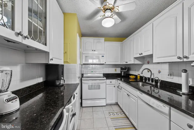 $2,200 | 205 East Joppa Road, Unit 1202, Towson, MD 21286