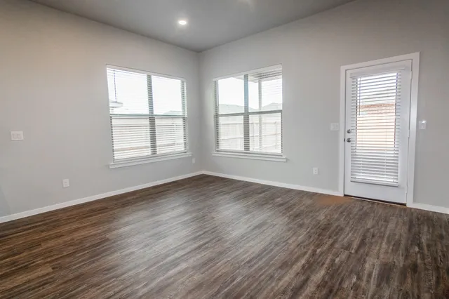 $2,125 | 2002 Kenwood Avenue, Lubbock, TX 79407