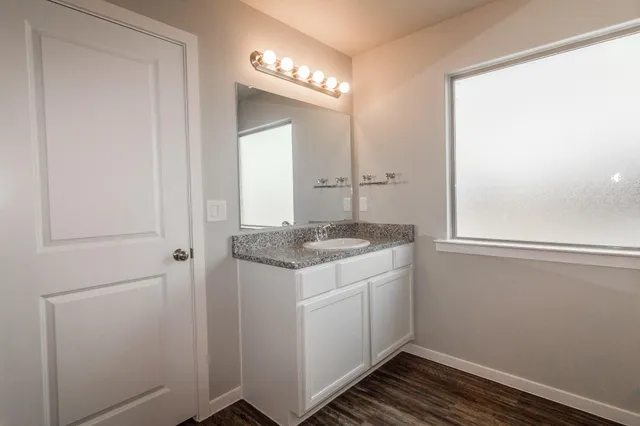 $2,125 | 2002 Kenwood Avenue, Lubbock, TX 79407