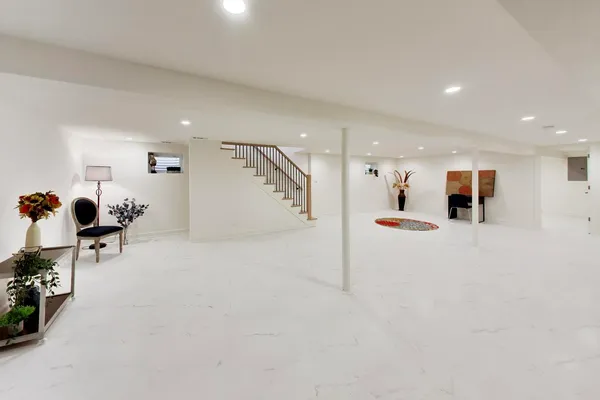 $680,000 | 656 Jon Lane, Des Plaines, IL 60016