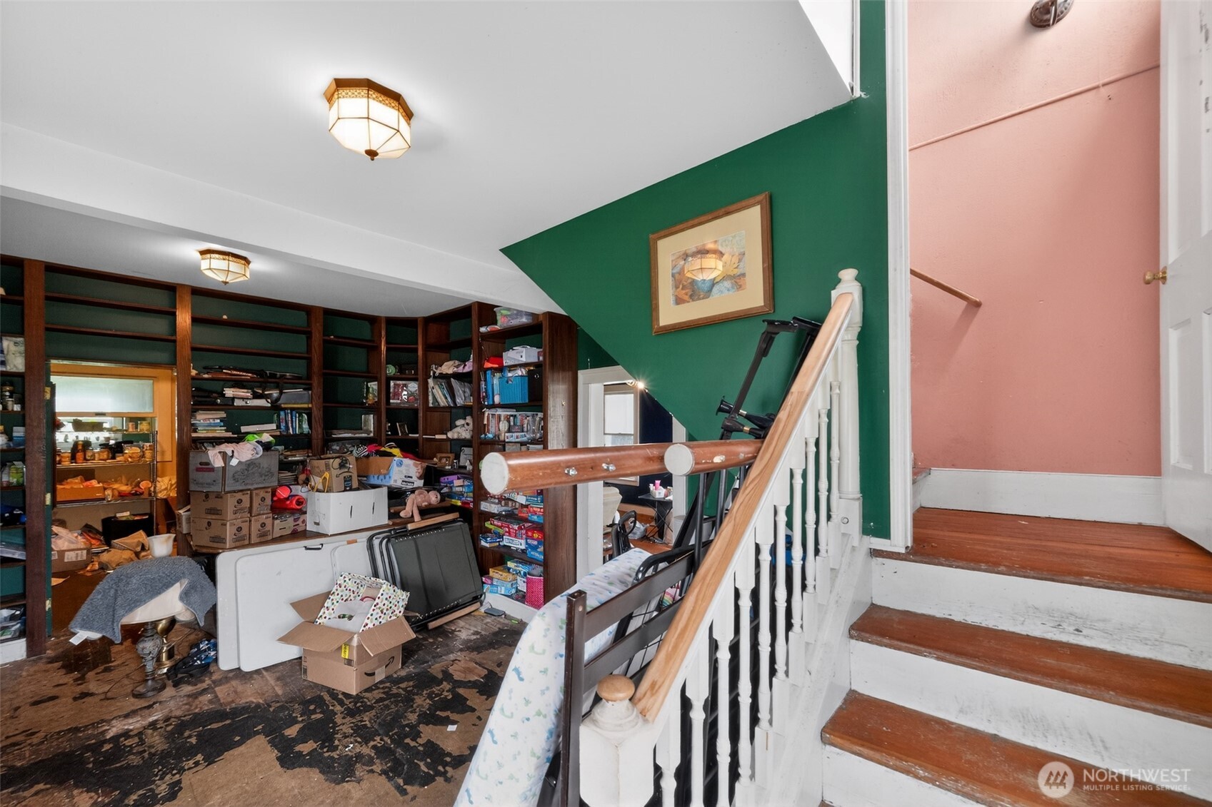 9801 Lenhart Road Sumas, WA 98295 - Photo 6 of 33 a view of a interior of the room