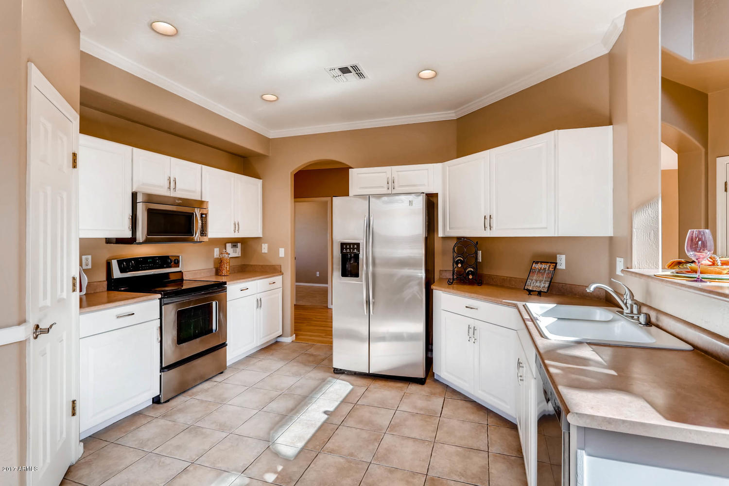 13629 West Monte Vista Road Goodyear, AZ 85395 - Photo 4 of 28 Kitchen