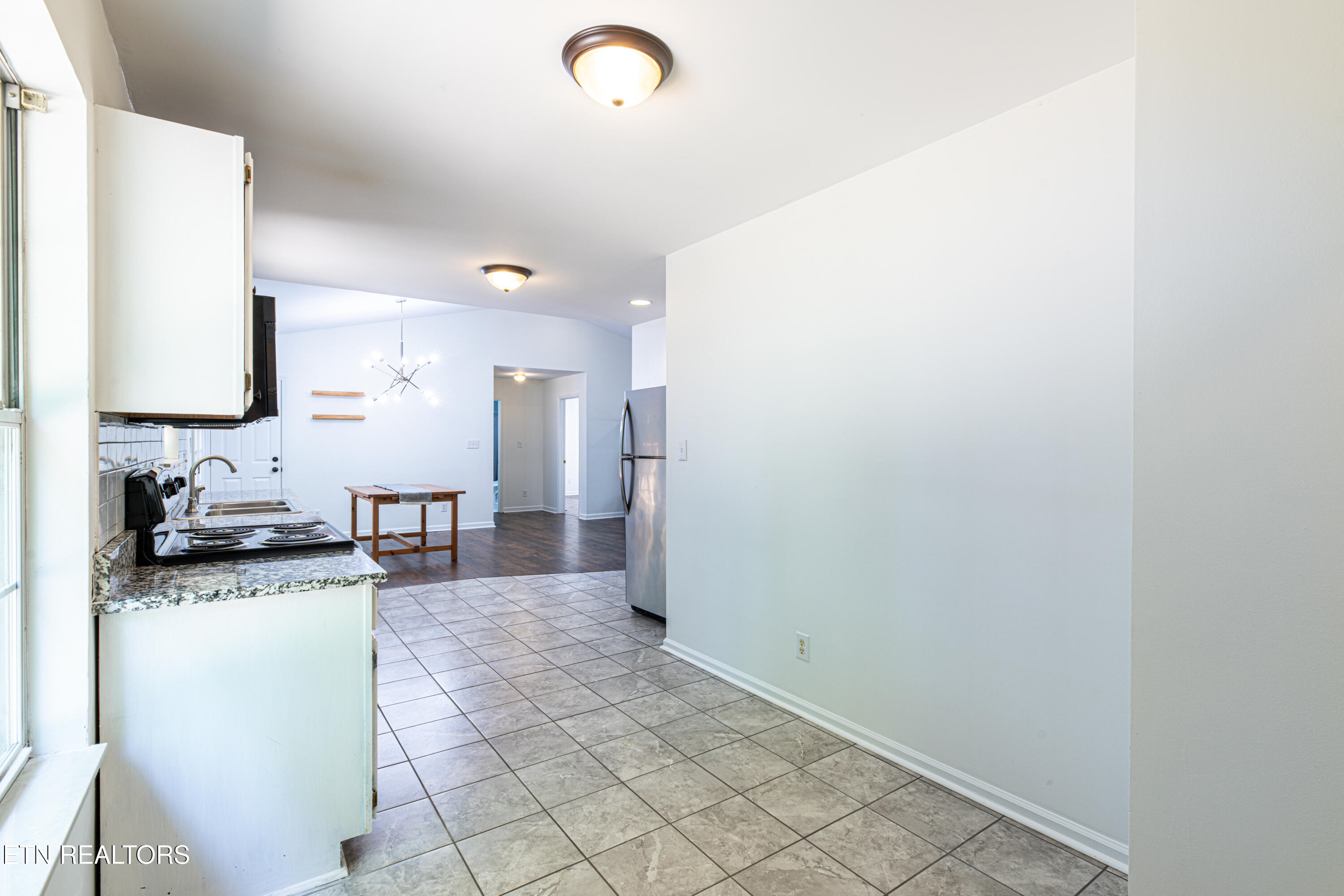 1718 Frank Watts Road Knoxville, TN 37909 - Photo 14 of 31 1718 Frank Watt-10