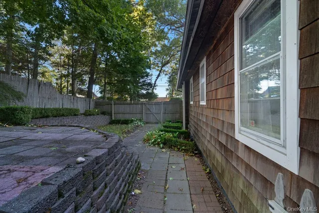 $399,990 | 230 Lakeside Trail, Ridge, NY 11961