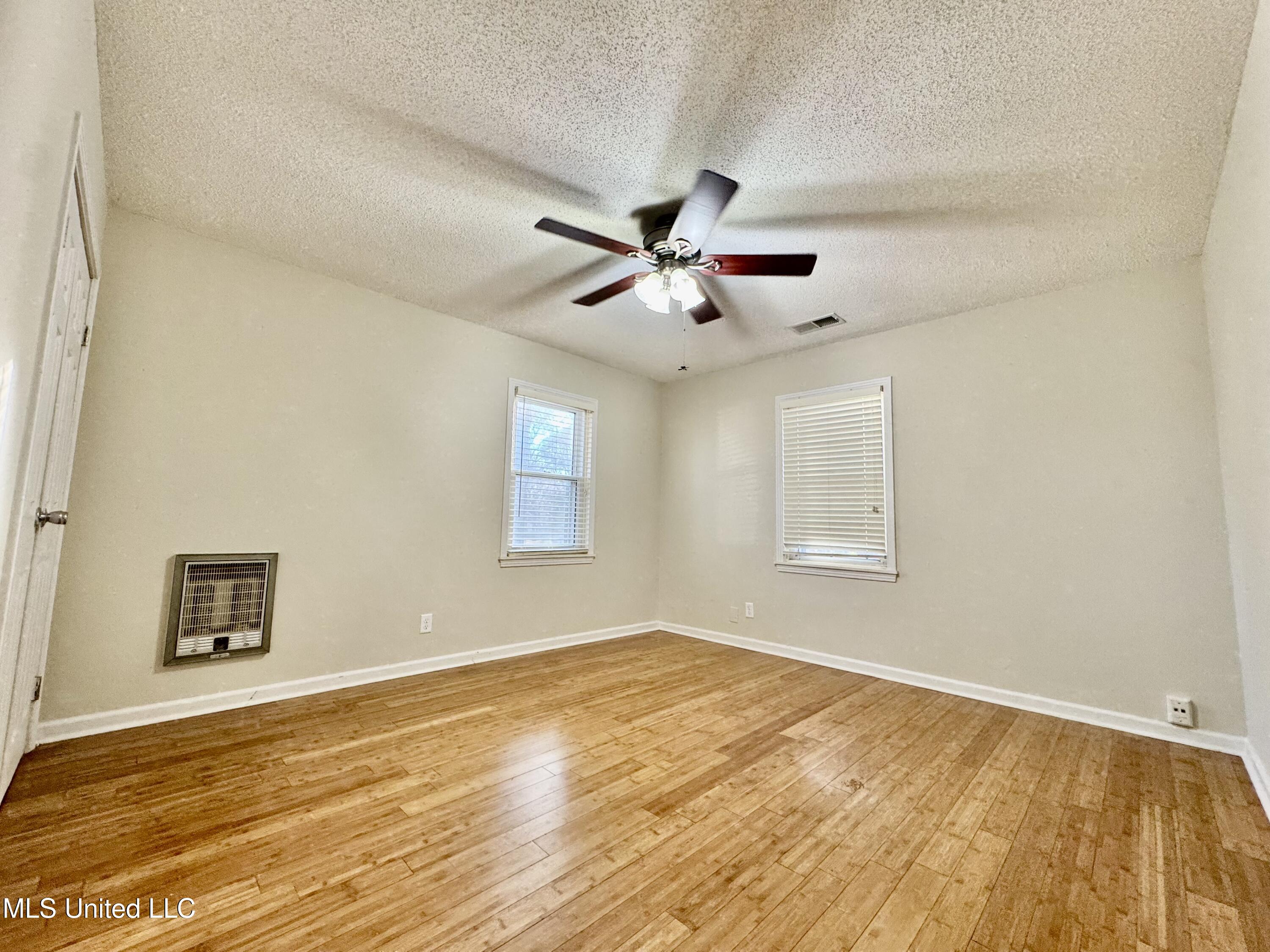 1028 Browns Ferry Road Senatobia, MS 38668 - Photo 15 of 22 IMG_3308