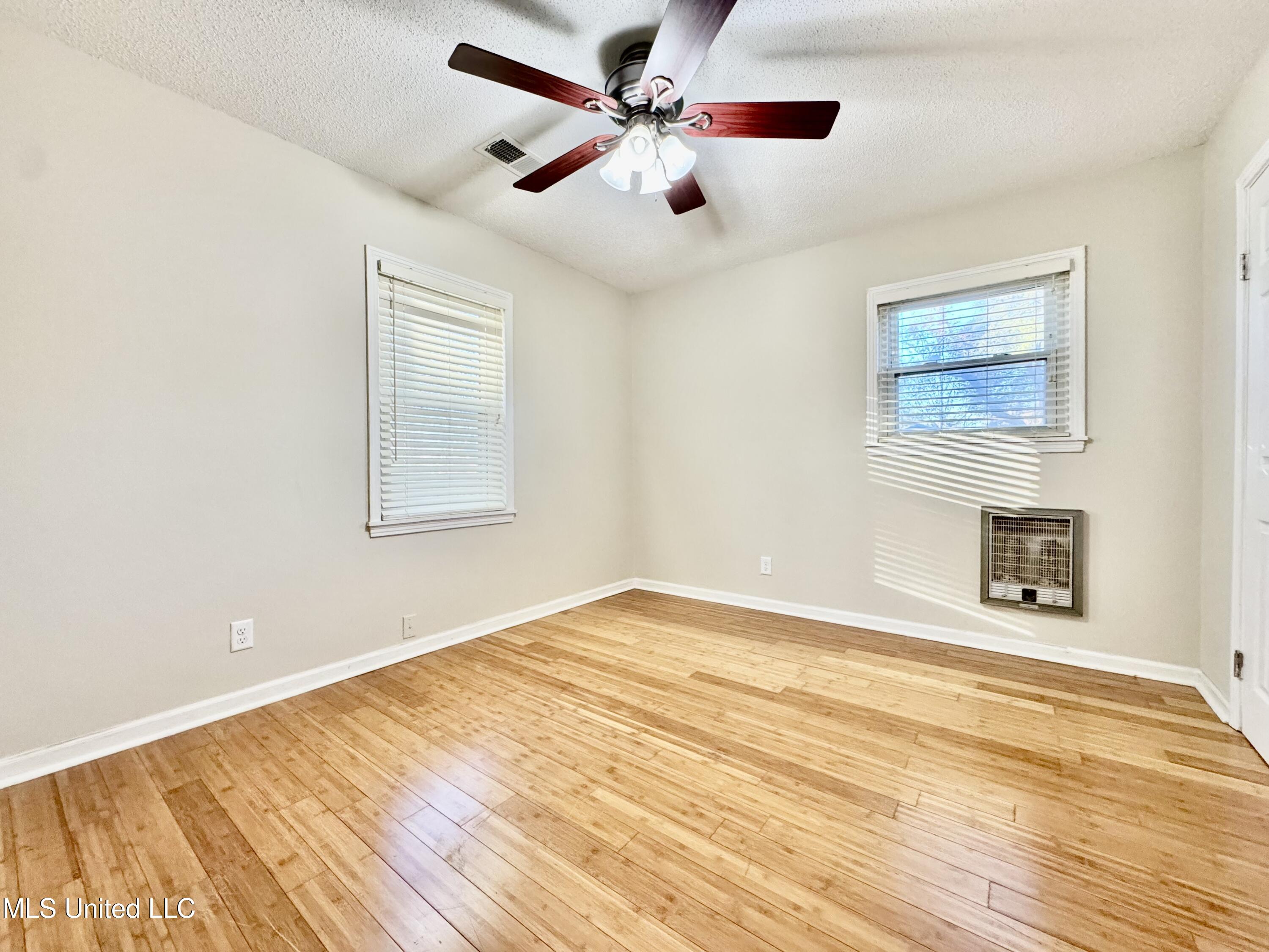 1028 Browns Ferry Road Senatobia, MS 38668 - Photo 18 of 22 IMG_3313