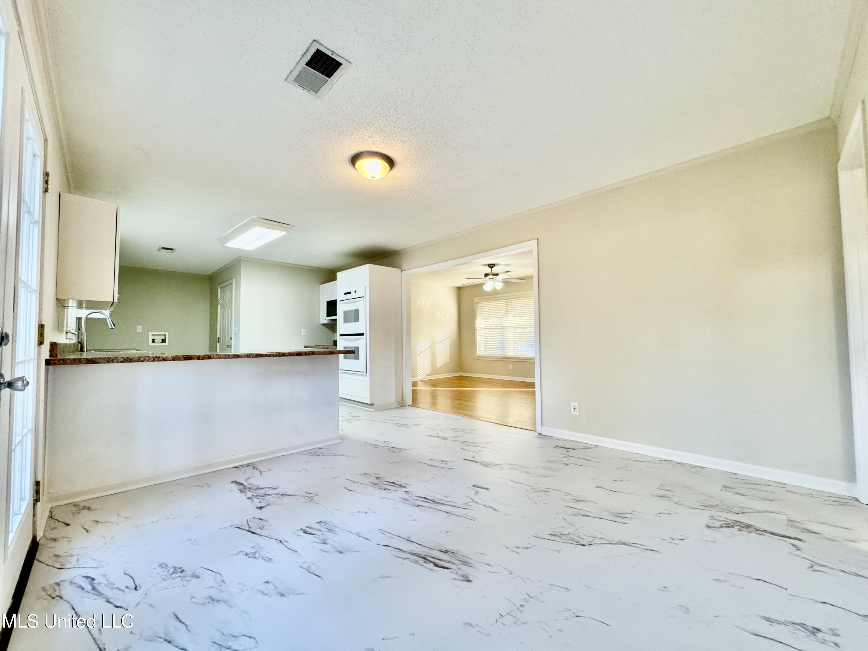 1028 Browns Ferry Road Senatobia, MS 38668 - Photo 10 of 22 IMG_3299