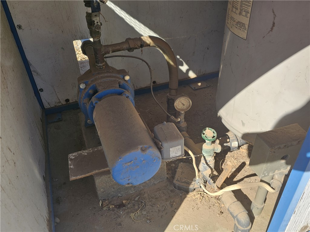 5791 Colorado River Road Blythe, CA 92225 - Photo 5 of 5 WELL PUMP