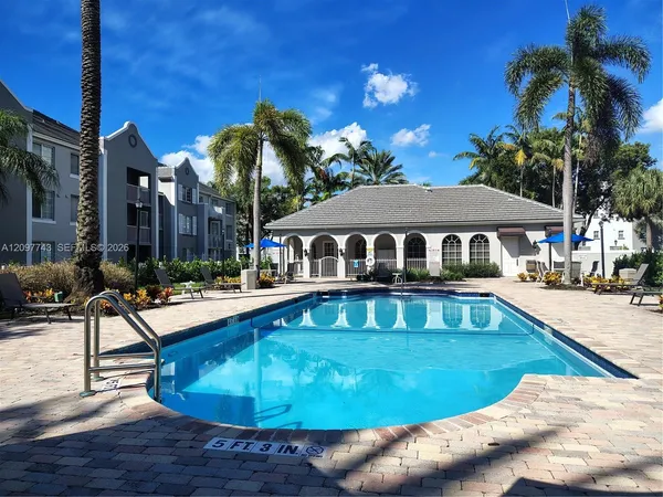 $2,300 | 577 Southwest 111th Lane, Unit 204, Pembroke Pines, FL 33025