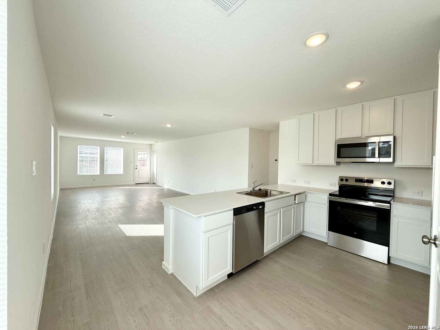 311 Moscato Road New Braunfels, TX 78130 - Photo 3 of 41