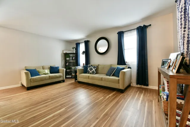 $3,700 | 9 Bell Flower Road, Ballston Spa, NY 12020