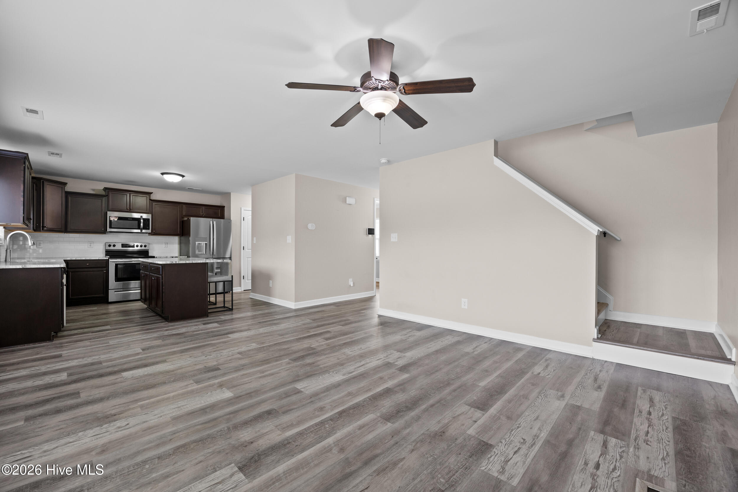 105 Barnhouse Road Jacksonville, NC 28546 - Photo 17 of 56 19_living room