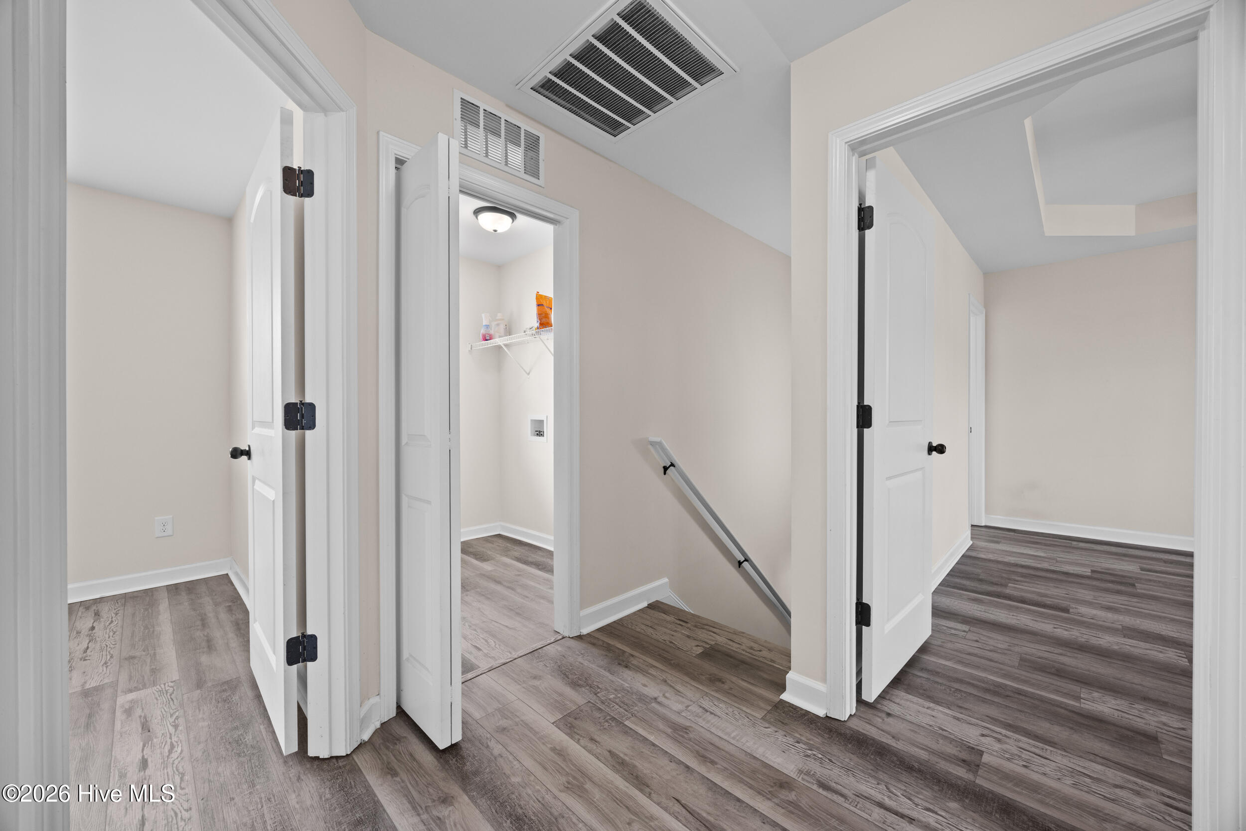 105 Barnhouse Road Jacksonville, NC 28546 - Photo 19 of 56 21_hallway