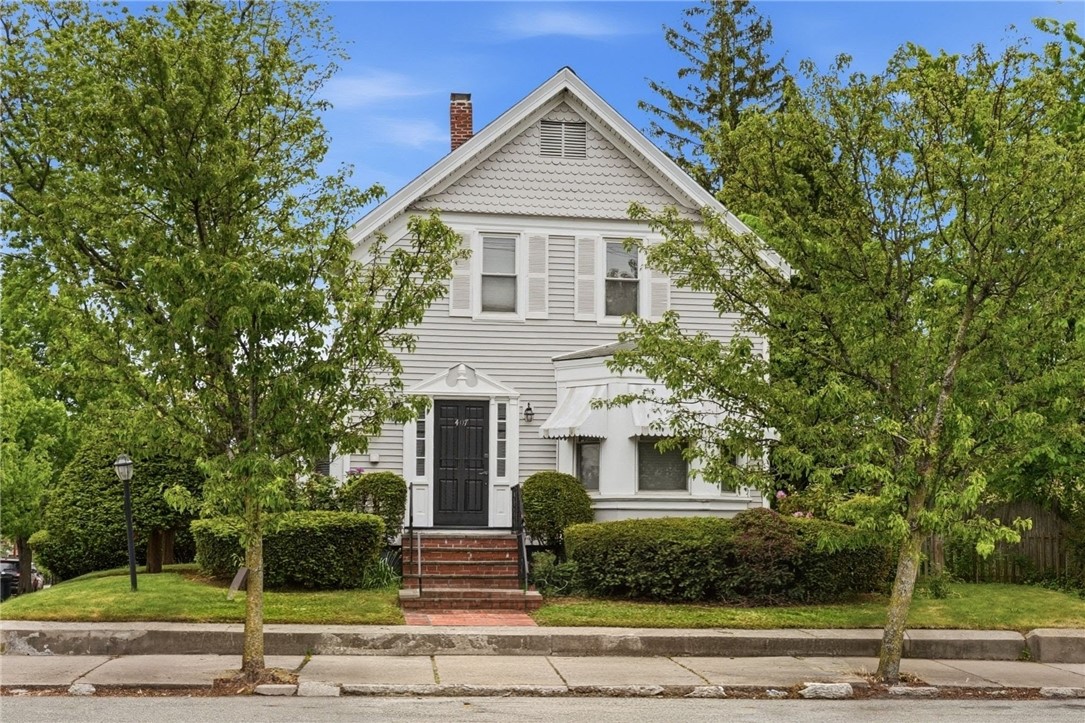 407 Smithfield Avenue Pawtucket, RI 02860 - Photo 3 of 49