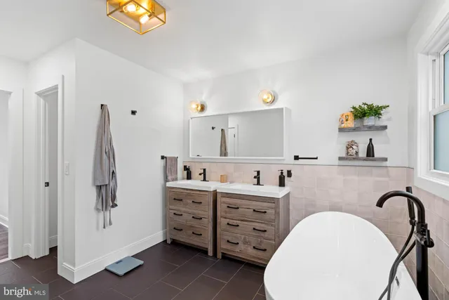 $1,195,000 | 9817 Fernwood Road, Bethesda, MD 20817