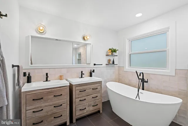 $1,195,000 | 9817 Fernwood Road, Bethesda, MD 20817