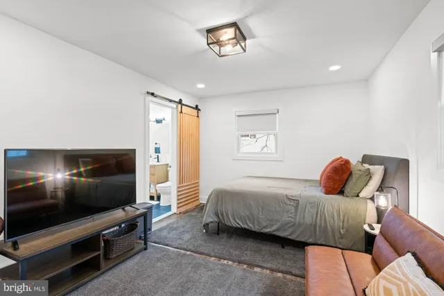 $1,195,000 | 9817 Fernwood Road, Bethesda, MD 20817