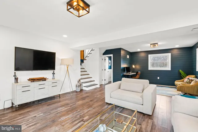 $1,195,000 | 9817 Fernwood Road, Bethesda, MD 20817