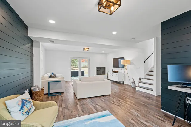 $1,195,000 | 9817 Fernwood Road, Bethesda, MD 20817