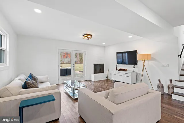 $1,195,000 | 9817 Fernwood Road, Bethesda, MD 20817