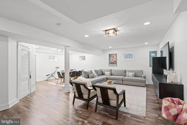 $1,195,000 | 9817 Fernwood Road, Bethesda, MD 20817