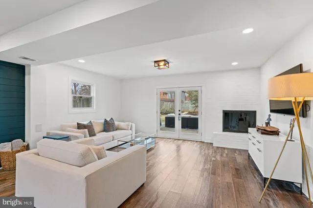 $1,195,000 | 9817 Fernwood Road, Bethesda, MD 20817