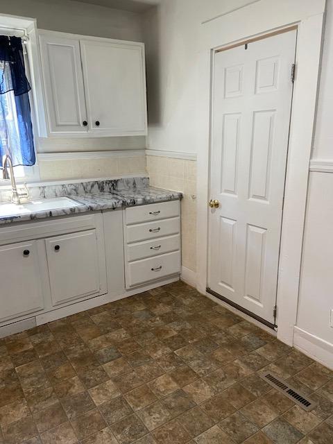 872 12th Street Windom, MN 56101 - Photo 8 of 32