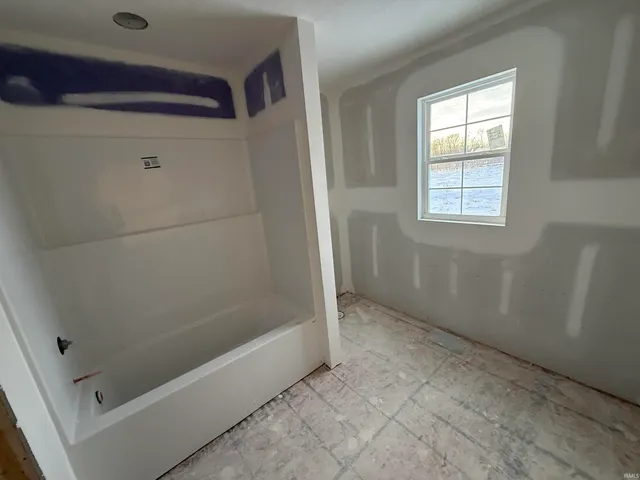 $322,900 | 1604 South Layton Station Road, Veedersburg, IN 47987