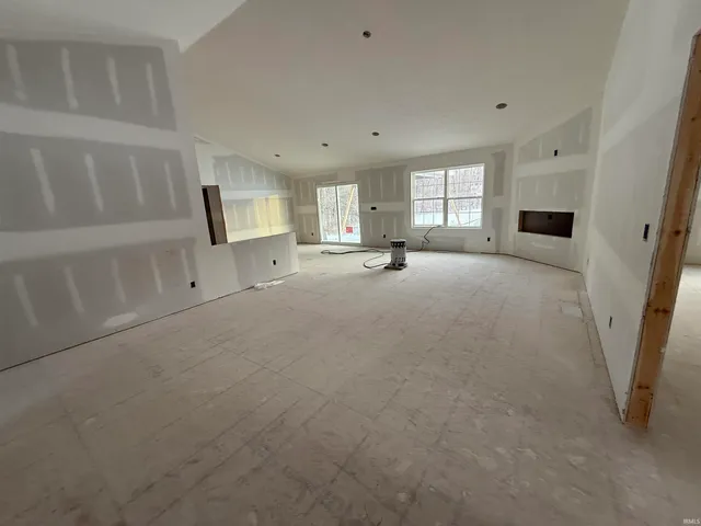 $322,900 | 1604 South Layton Station Road, Veedersburg, IN 47987