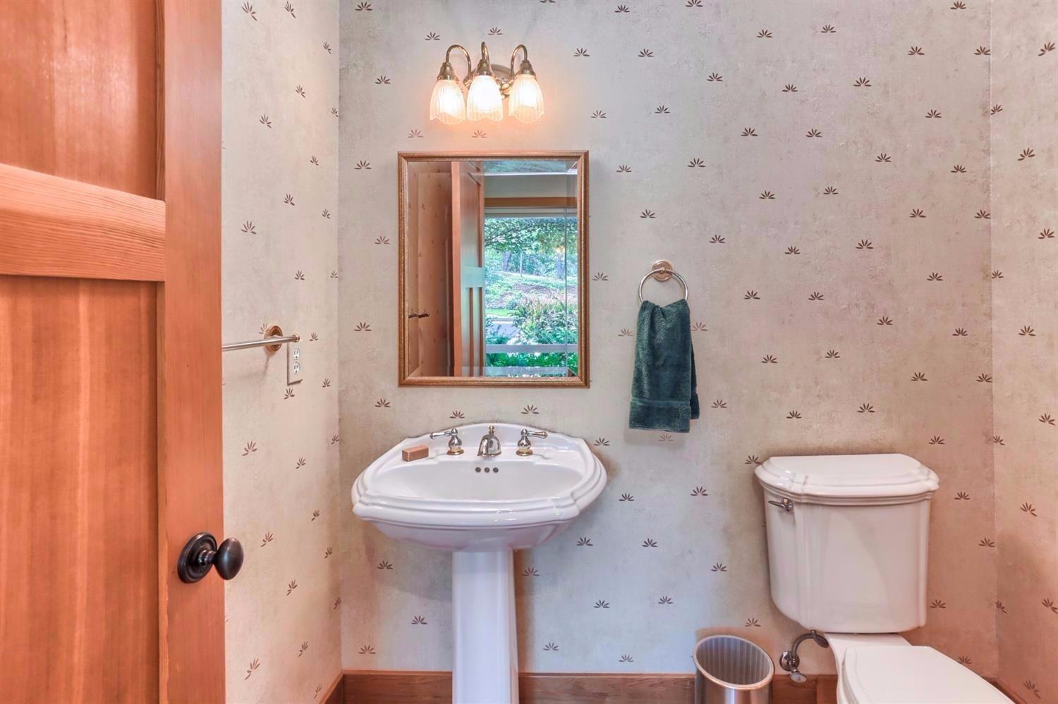 4872 Pioneer Road Medford, OR 97501 - Photo 26 of 35 Additional Photo