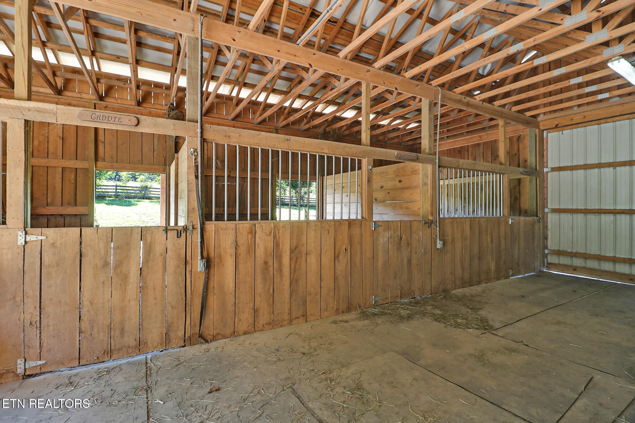 101 Duncan Hinds Road Jamestown, TN 38556 - Photo 23 of 59 Stalls2