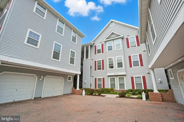 $240,000 | 34 Hawk Rise Lane, Unit 103, Owings Mills, MD 21117