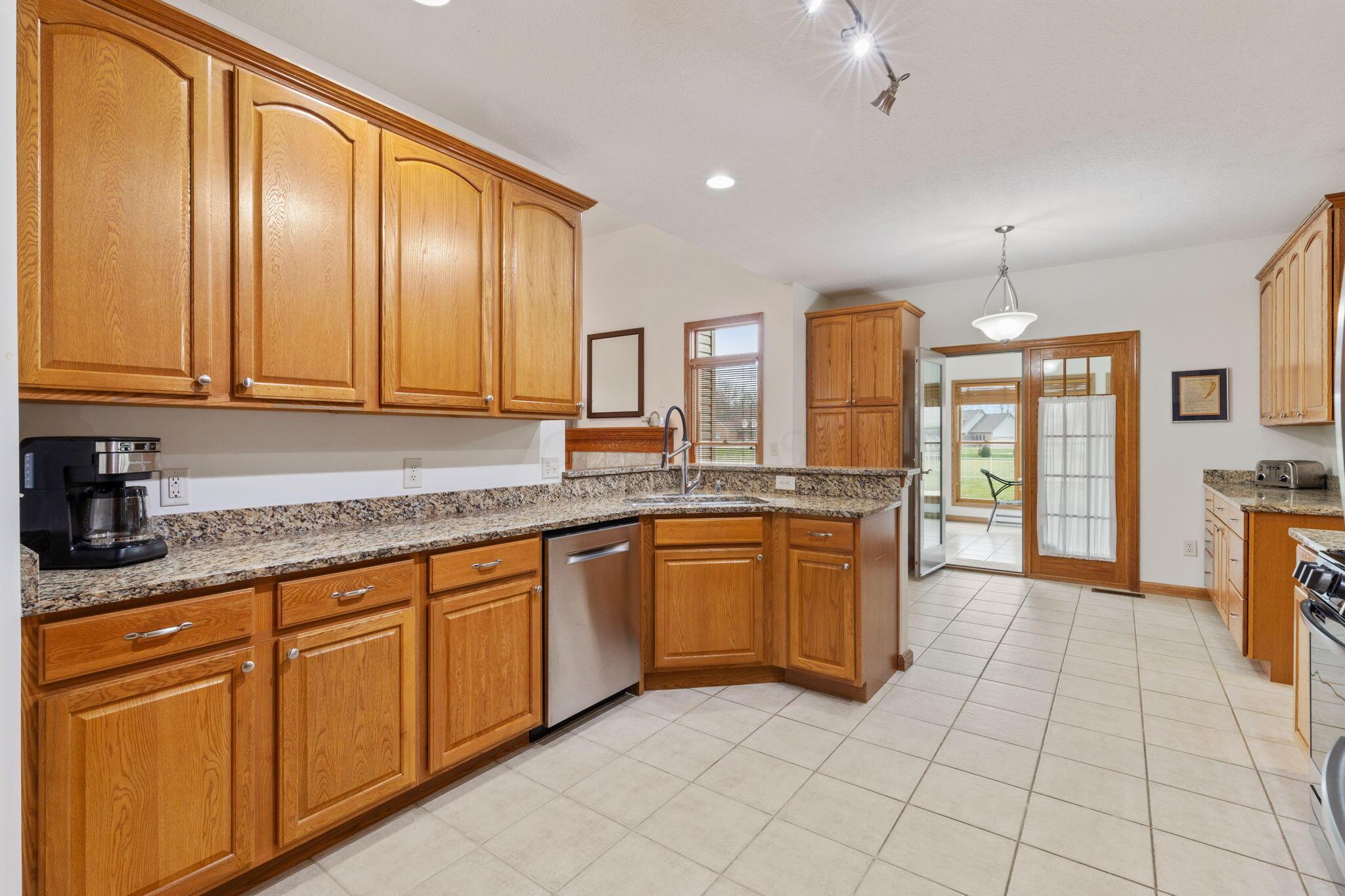279 Holder Road Baltimore, OH 43105 - Photo 20 of 60 Kitchen - 279 Holder Road, Baltimore, OH 43105