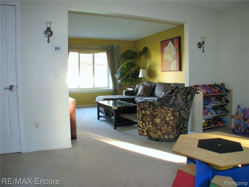 768 Dressler Lane Rochester, MI 48307 - Photo 16 of 26 -18.jpg