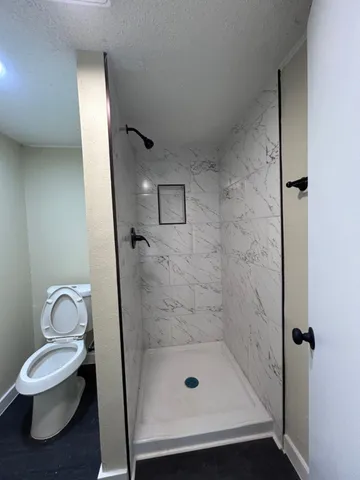 $1,999 | 7918 Woodlyn Road, Houston, TX 77028