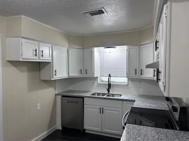 $1,999 | 7918 Woodlyn Road, Houston, TX 77028