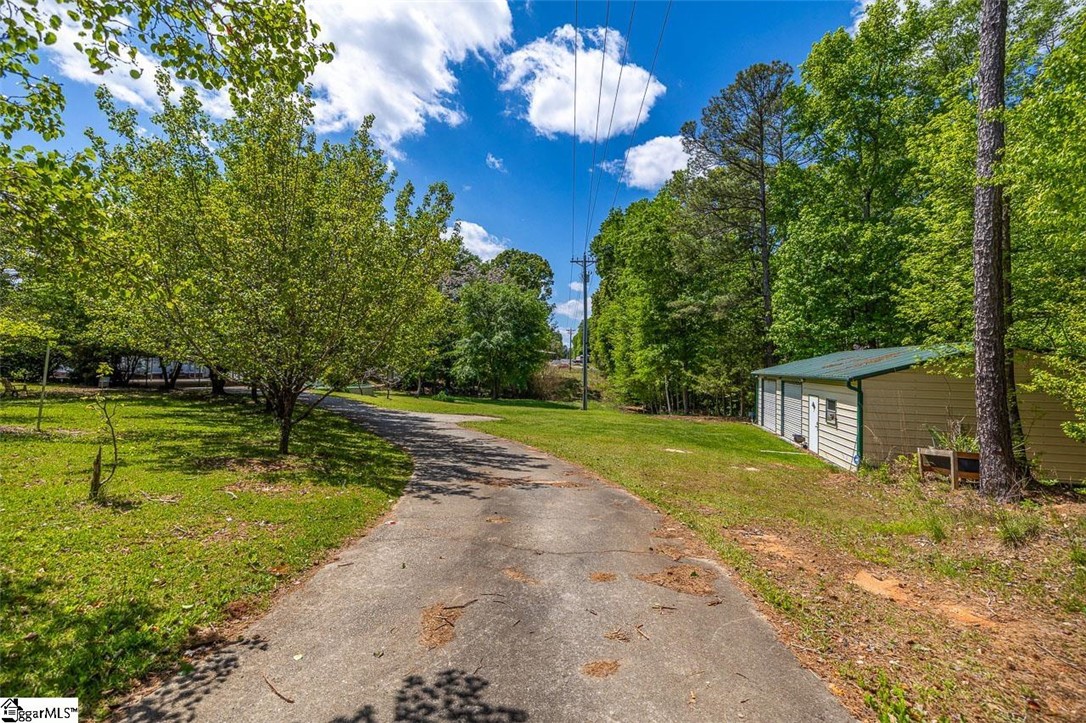 10676 Augusta Road Belton, SC 29627 - Photo 3 of 29