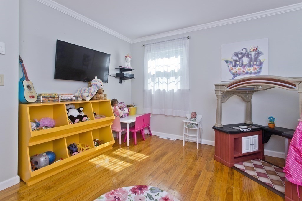 15 Circle Drive Wilbraham, MA 01095 - Photo 30 of 42 a very nice looking room with a flat screen tv