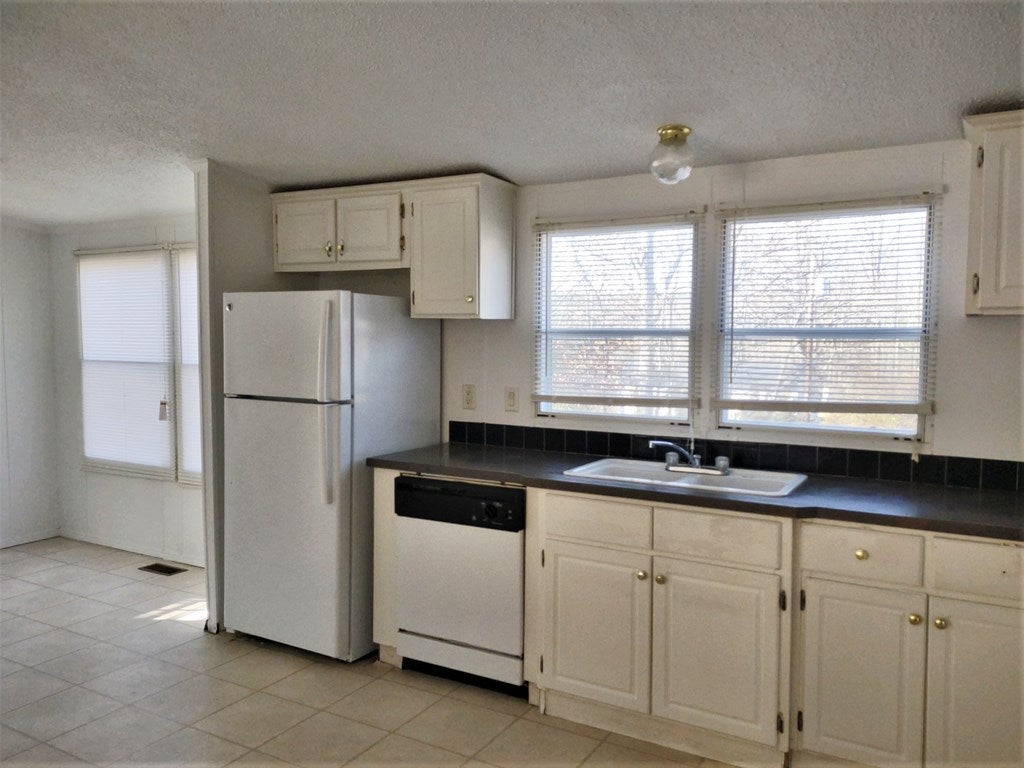 149 Rock Road New Canton, VA 23123 - Photo 5 of 9 Gallery Image 5