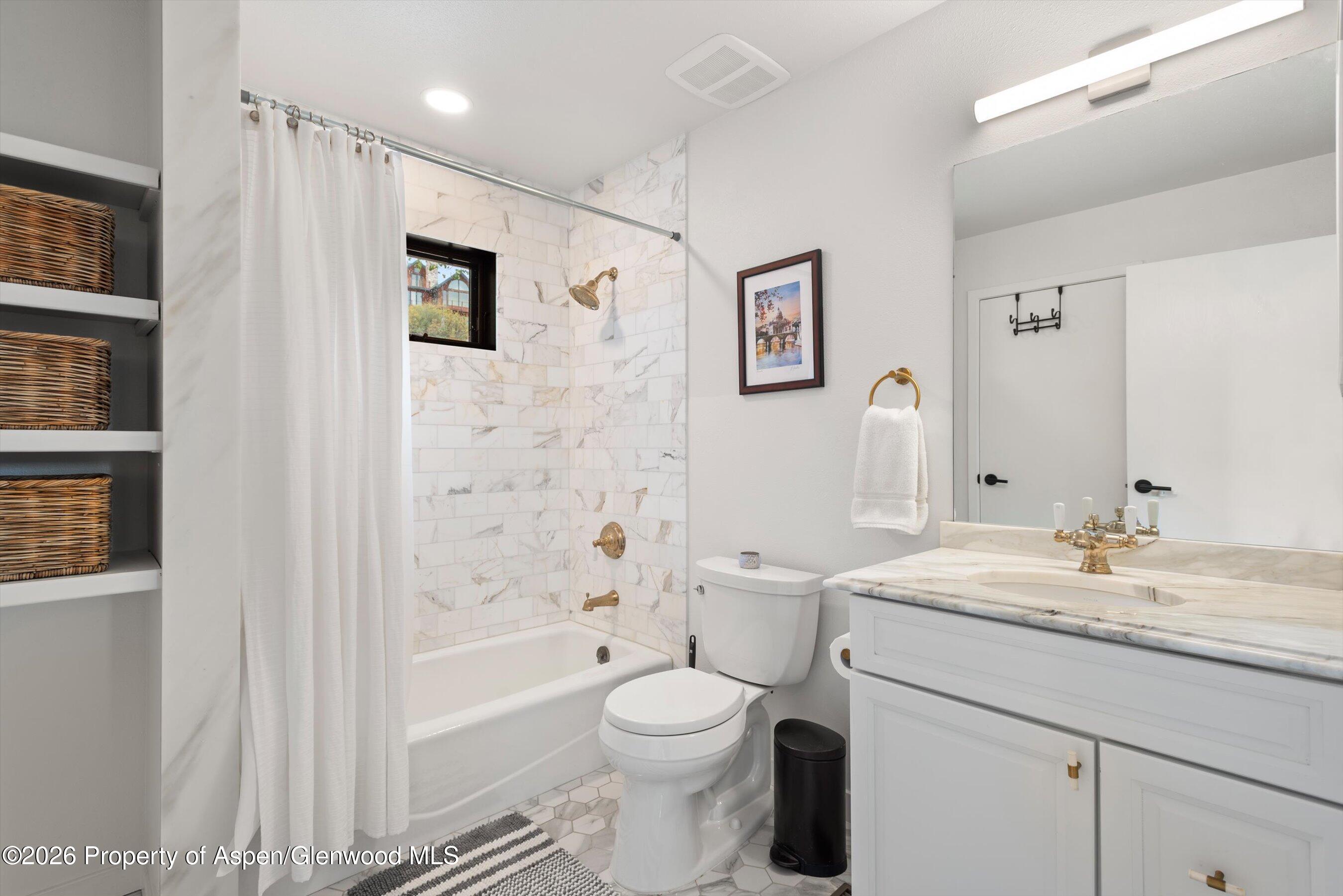 450 Solar Way Aspen, CO 81611 - Photo 34 of 64 Guest Bathroom