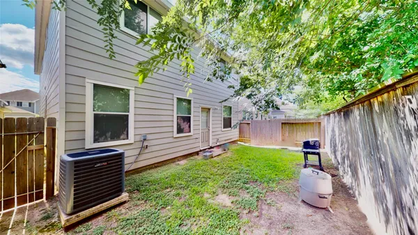 $2,300 | 6351 Wilshire Ridge, Houston, TX 77040