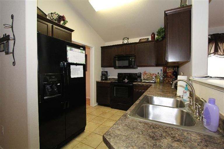 9312 Rochester Avenue Lubbock, TX 79424 - Photo 6 of 10 Kitchen